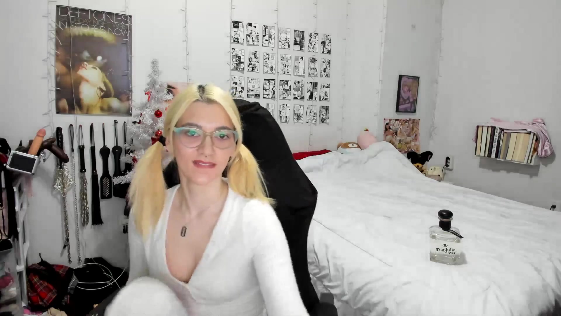 Gallery image thumbnail from AnnaTame's myfreecams stream on, 12/17/2025, 11:18 image 7 of 20