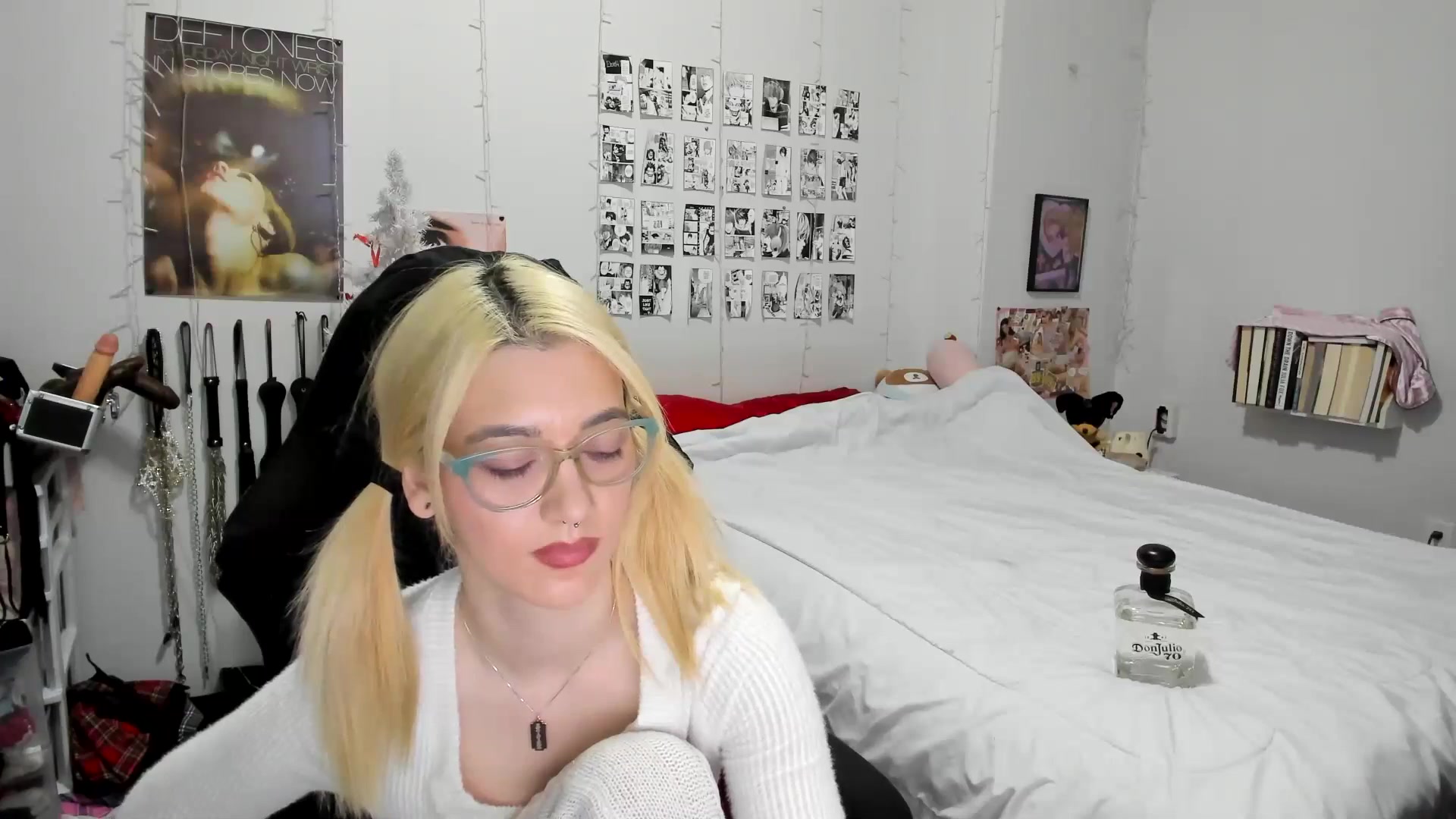 Gallery image thumbnail from AnnaTame's myfreecams stream on, 12/17/2025, 11:18 image 6 of 20