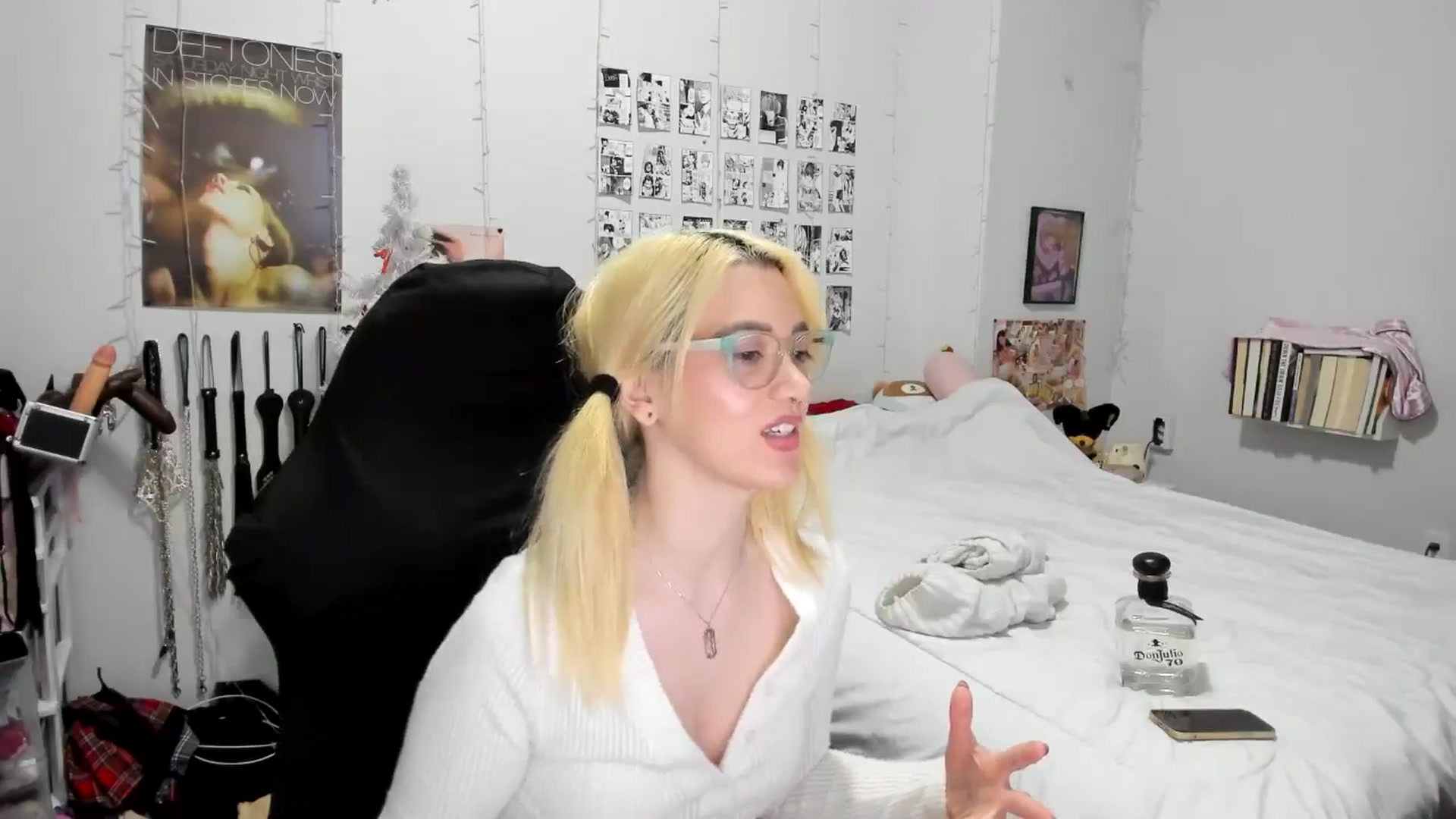 Gallery image thumbnail from AnnaTame's myfreecams stream on, 12/17/2025, 12:47 image 15 of 20