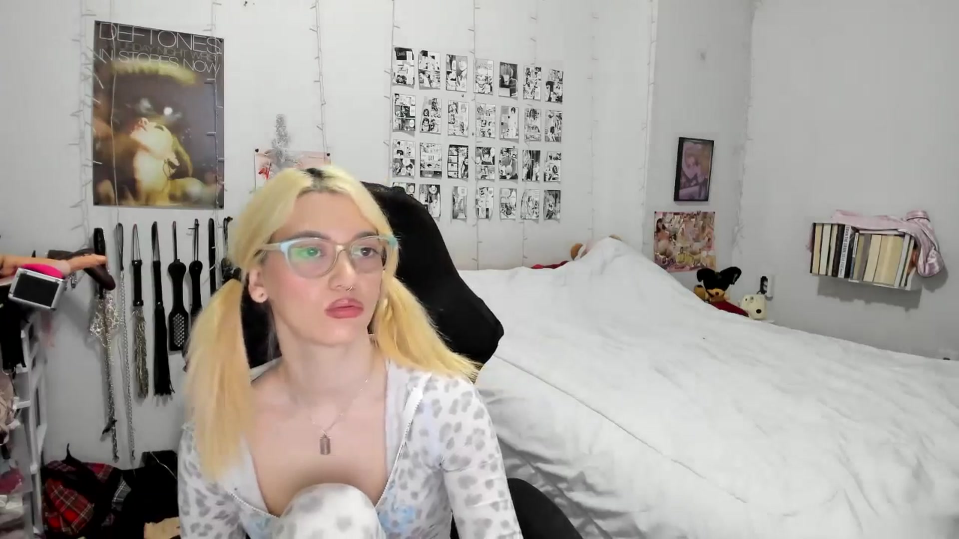 Gallery image thumbnail from AnnaTame's myfreecams stream on, 12/20/2025, 07:03 image 11 of 20