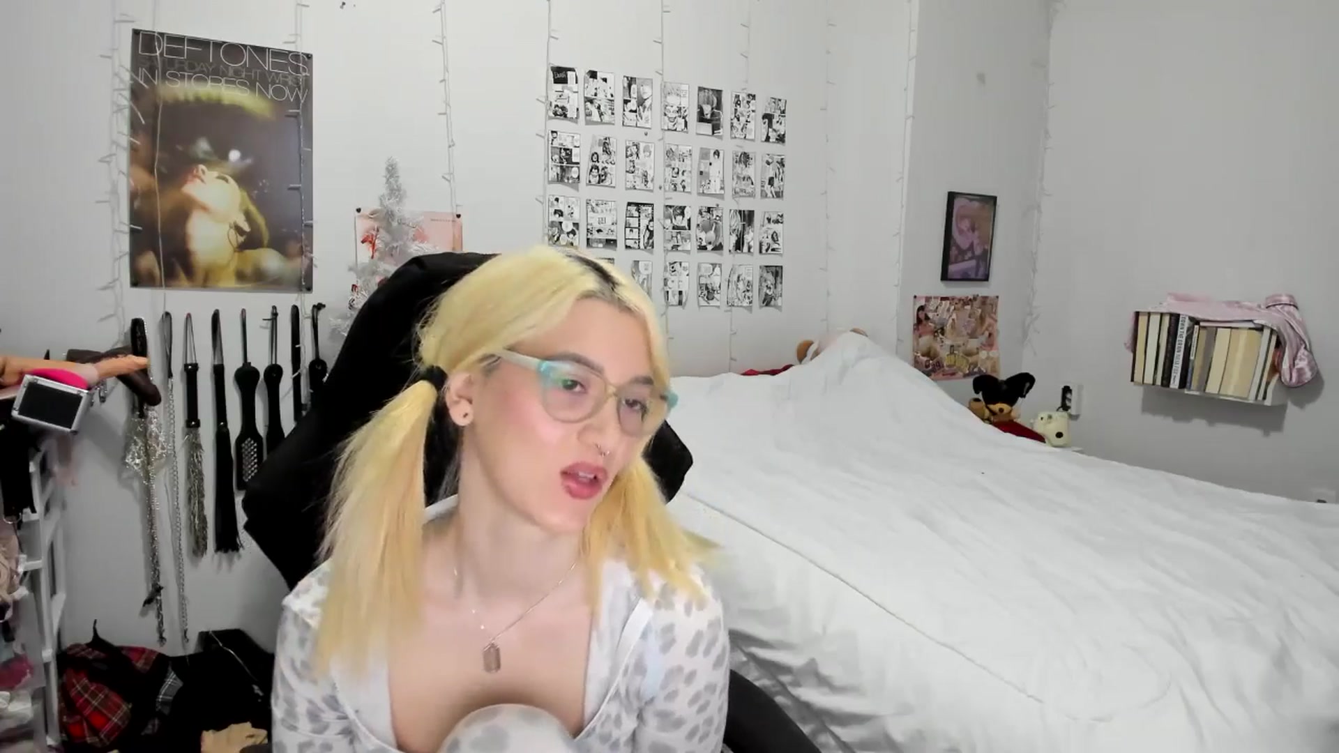 Gallery image thumbnail from AnnaTame's myfreecams stream on, 12/20/2025, 07:03 image 15 of 20