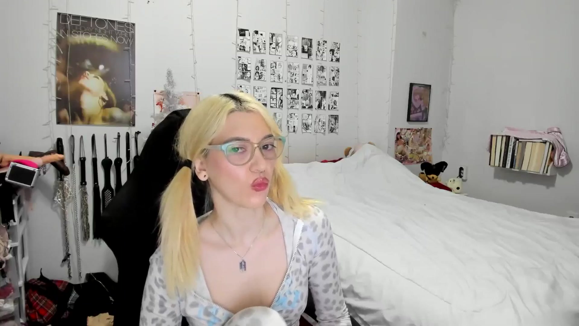 Gallery image thumbnail from AnnaTame's myfreecams stream on, 12/20/2025, 07:03 image 10 of 20