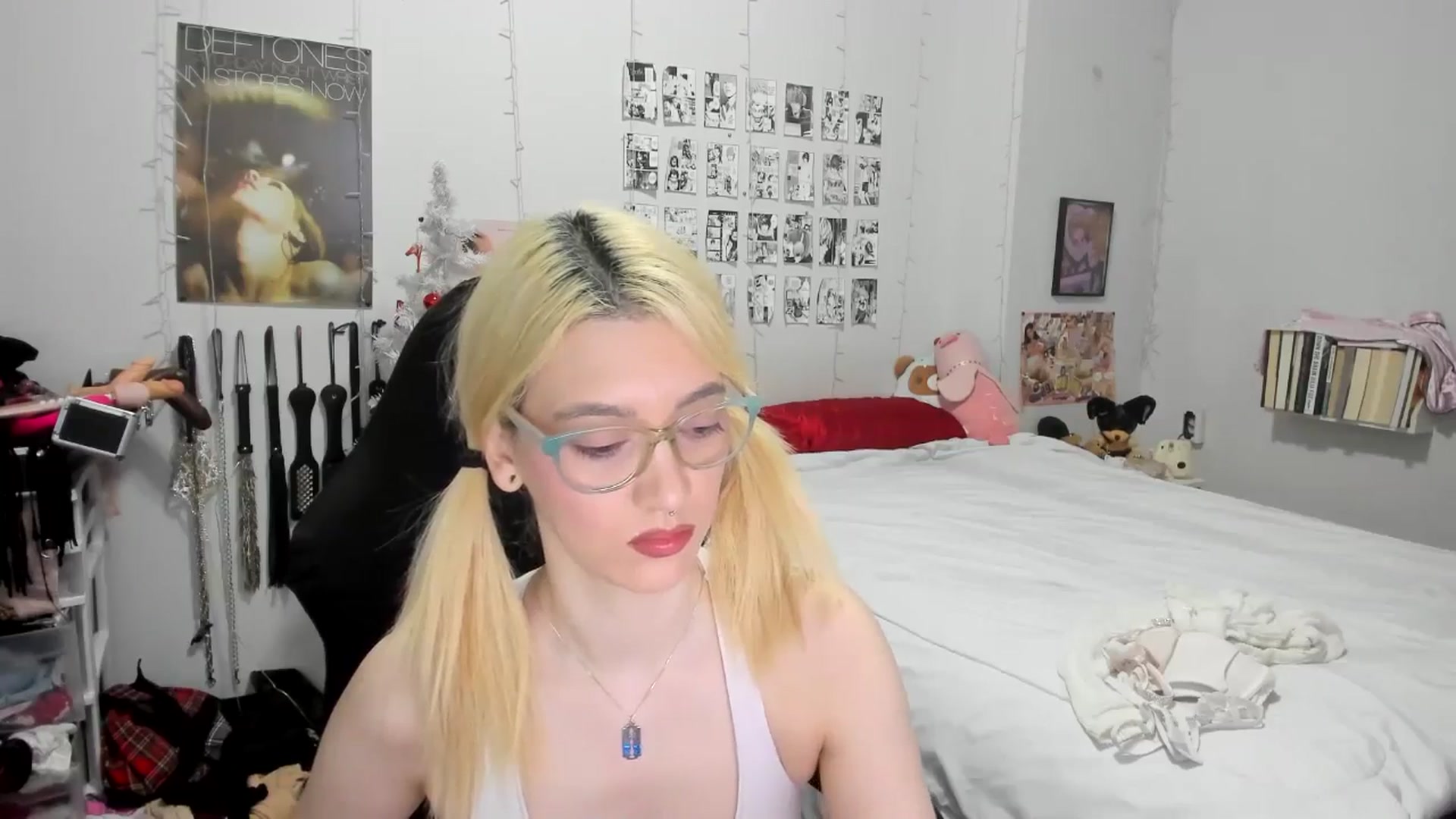 Gallery image thumbnail from AnnaTame's myfreecams stream on, 12/22/2025, 03:25 image 2 of 20