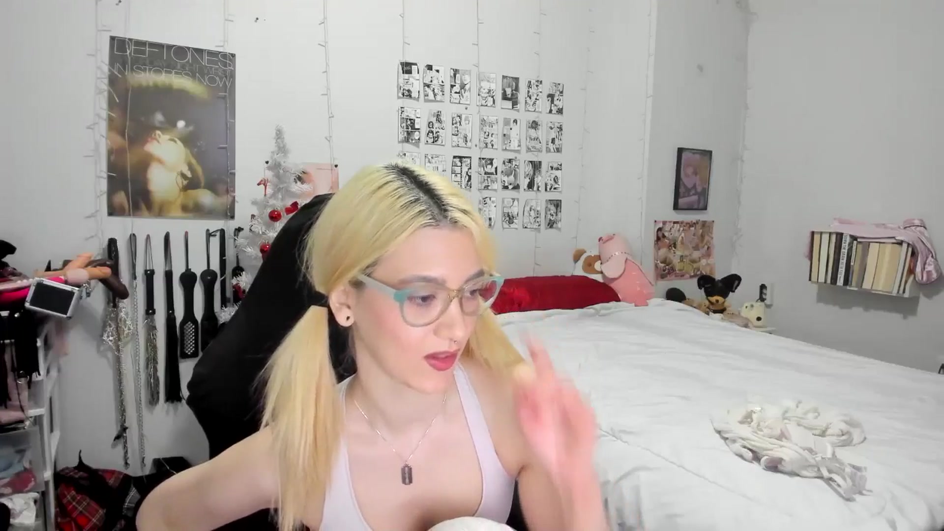 Gallery image thumbnail from AnnaTame's myfreecams stream on, 12/22/2025, 03:25 image 12 of 20