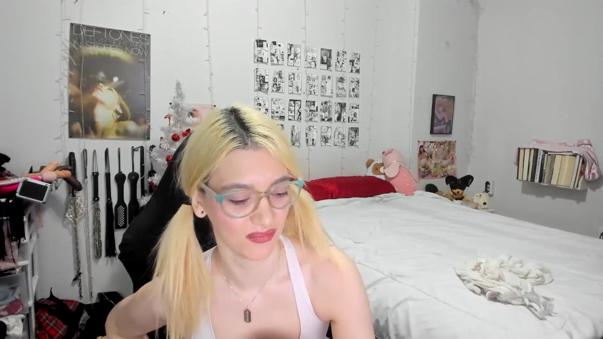 Gallery image thumbnail from AnnaTame's myfreecams stream on, 12/22/2025, 03:25 image 14 of 20