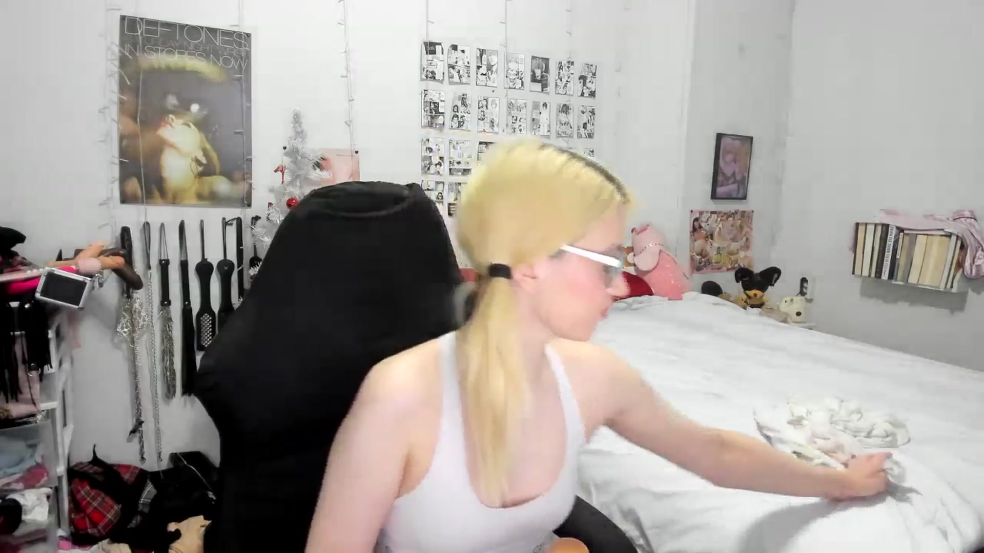 Gallery image thumbnail from AnnaTame's myfreecams stream on, 12/22/2025, 03:25 image 3 of 20