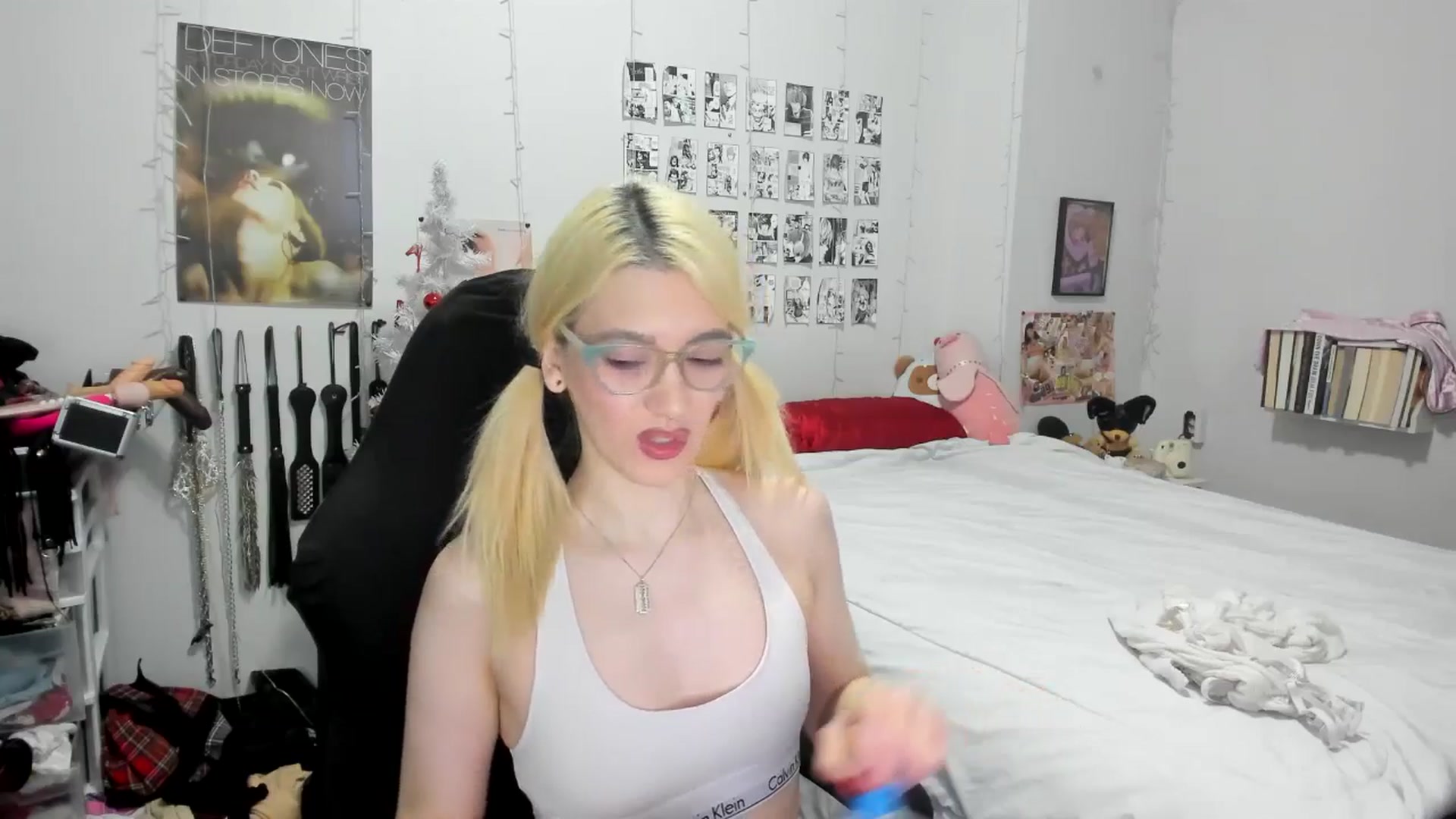Gallery image thumbnail from AnnaTame's myfreecams stream on, 12/22/2025, 03:25 image 4 of 20