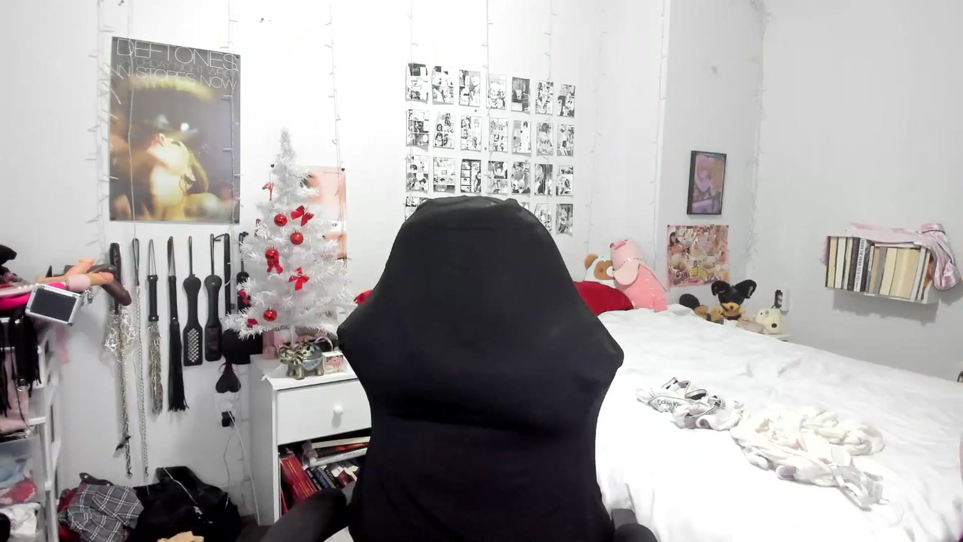 Gallery image thumbnail from AnnaTame's myfreecams stream on, 12/22/2025, 03:25 image 18 of 20