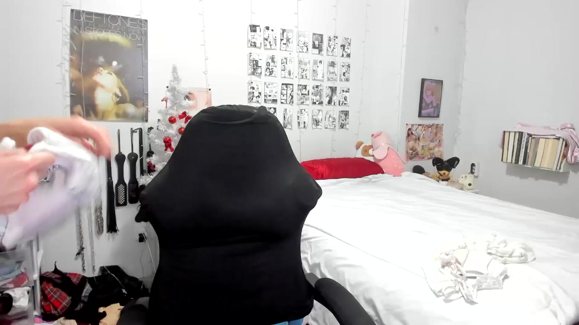 Gallery image thumbnail from AnnaTame's myfreecams stream on, 12/22/2025, 03:25 image 1 of 20