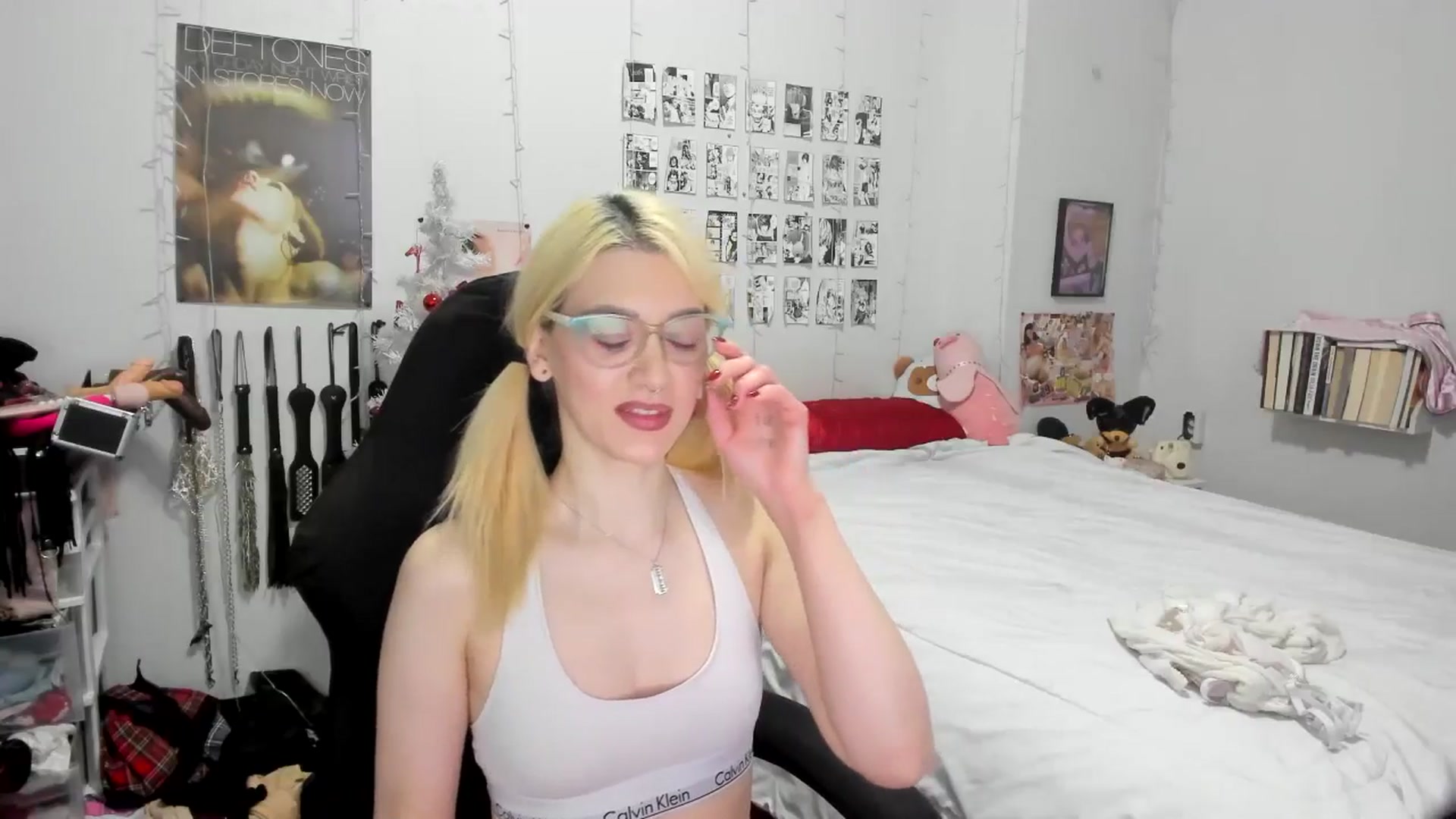 Gallery image thumbnail from AnnaTame's myfreecams stream on, 12/22/2025, 03:25 image 5 of 20