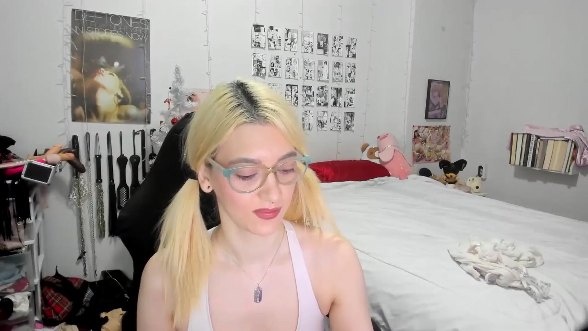 Gallery image thumbnail from AnnaTame's myfreecams stream on, 12/22/2025, 03:25 image 6 of 20