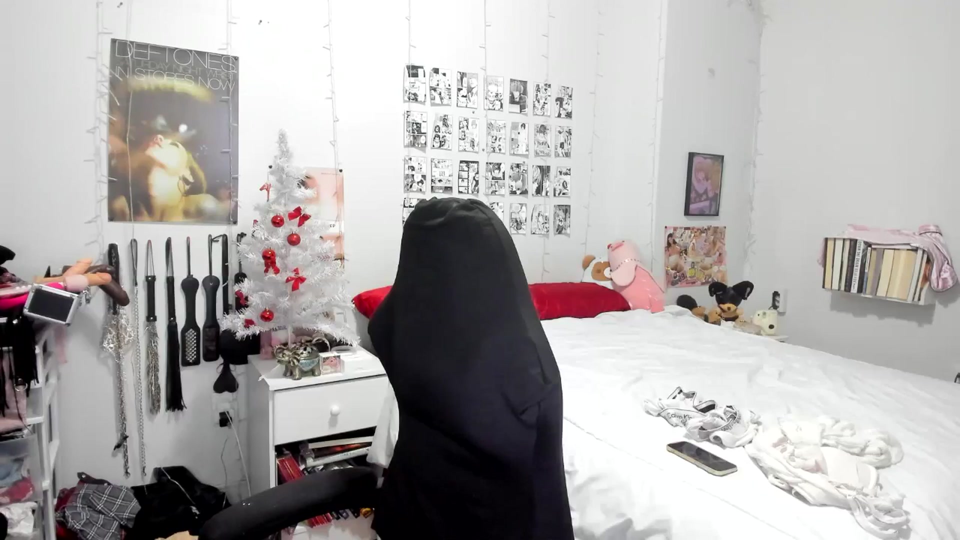 Gallery image thumbnail from AnnaTame's myfreecams stream on, 12/22/2025, 04:41 image 4 of 20