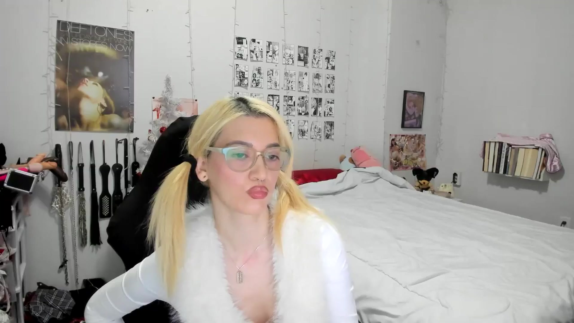 Gallery image thumbnail from AnnaTame's myfreecams stream on, 12/23/2025, 05:15 image 16 of 20