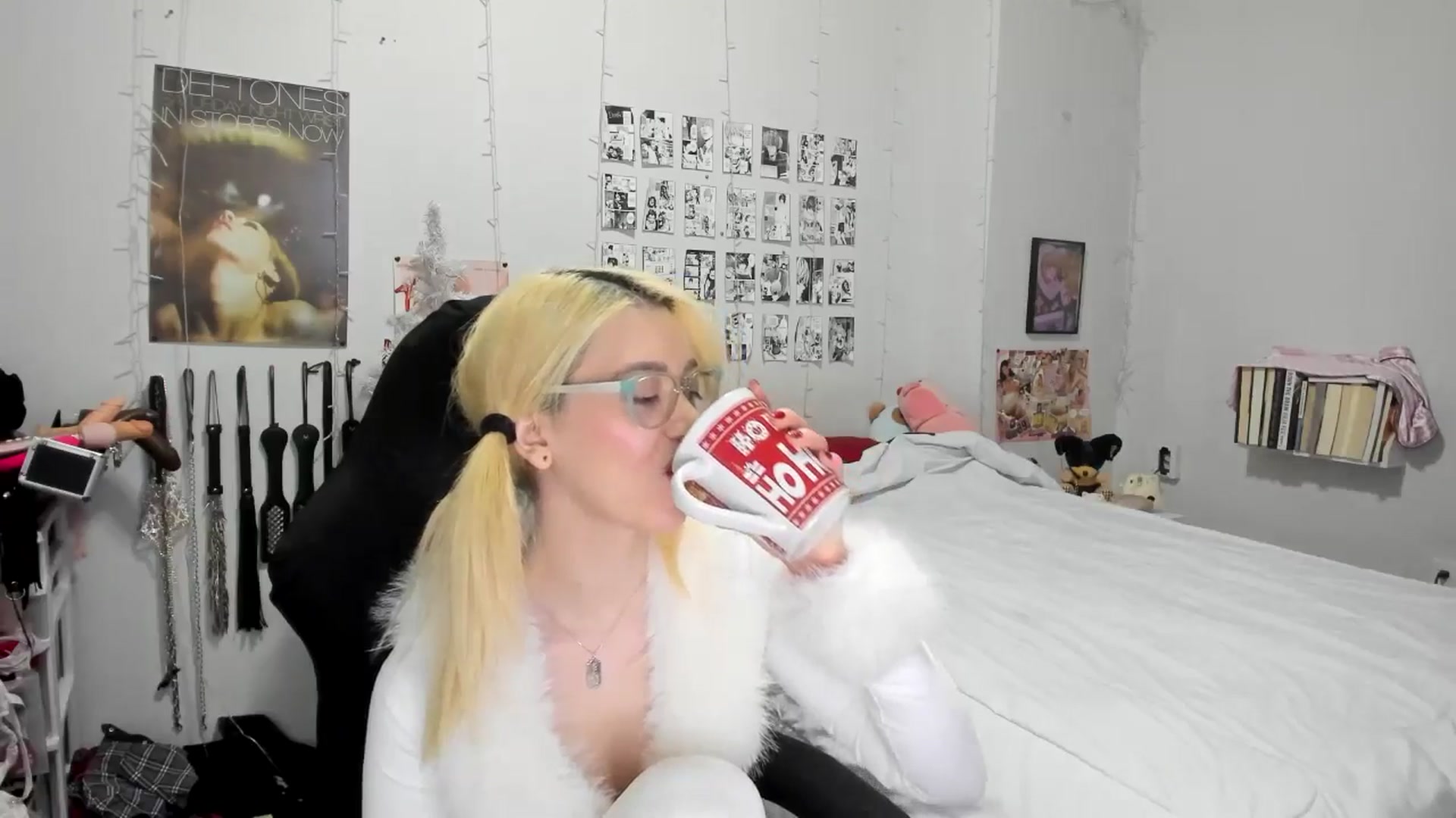 Gallery image thumbnail from AnnaTame's myfreecams stream on, 12/23/2025, 05:15 image 9 of 20