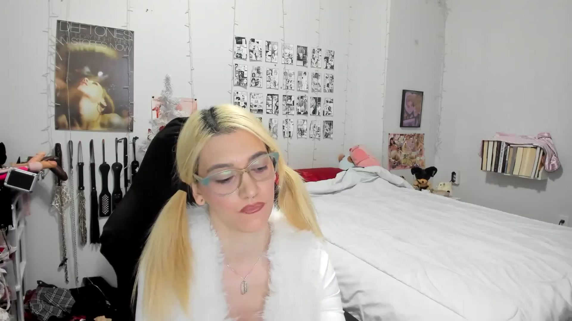 Gallery image thumbnail from AnnaTame's myfreecams stream on, 12/23/2025, 05:57 image 1 of 20