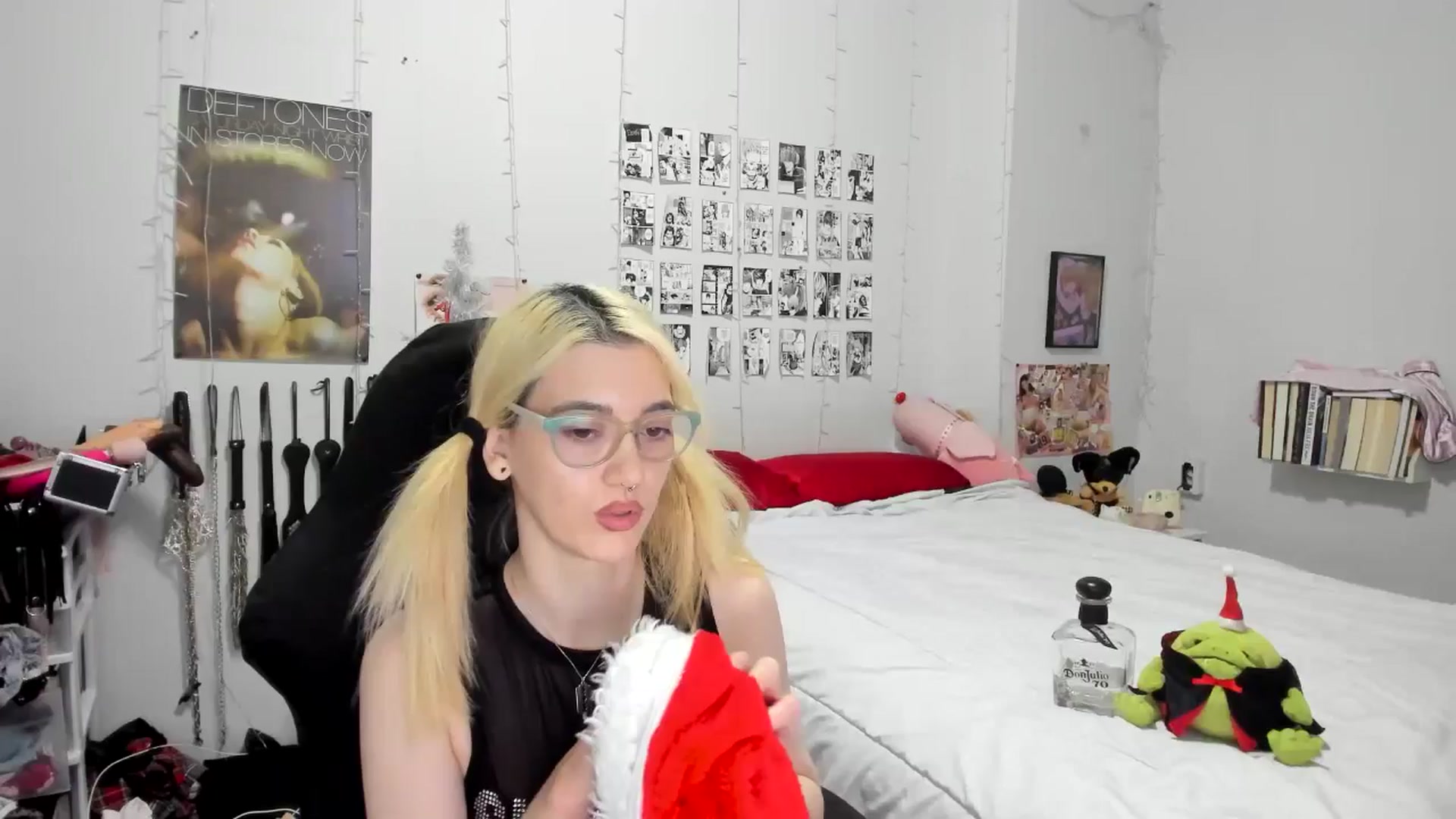 Gallery image thumbnail from AnnaTame's myfreecams stream on, 12/28/2025, 07:07 image 12 of 20