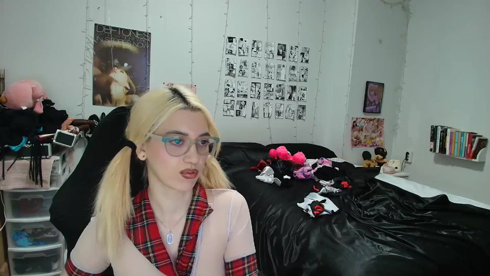 Gallery image thumbnail from AnnaTame's myfreecams stream on, 02/05/2026, 06:21 image 1 of 20