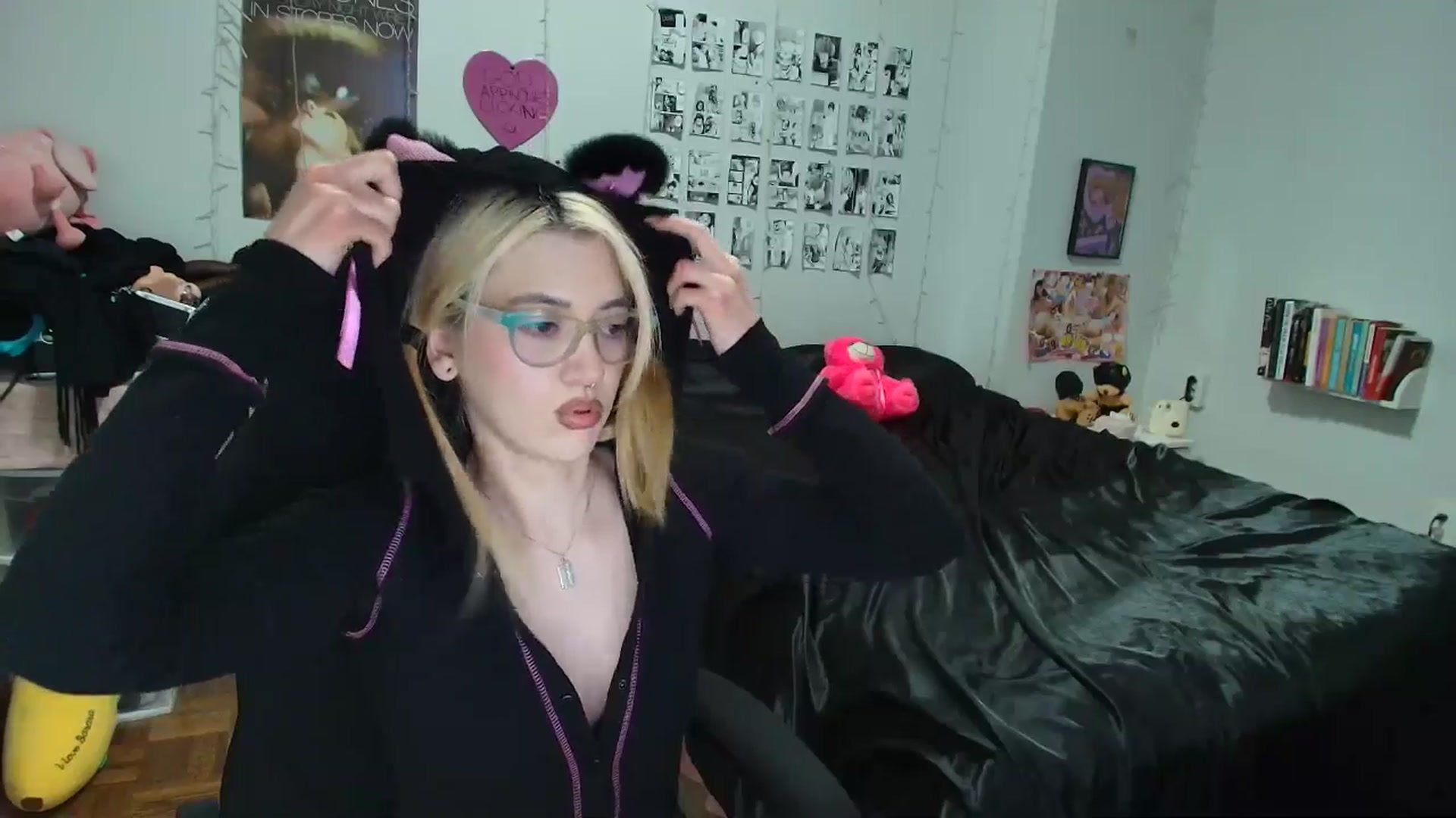 Gallery image thumbnail from AnnaTame's myfreecams stream on, 02/08/2026, 09:06 image 17 of 20