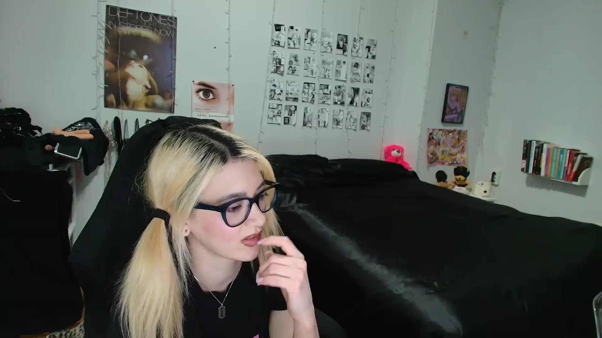 Gallery image thumbnail from AnnaTame's myfreecams stream on, 03/09/2026, 10:21 image 14 of 20