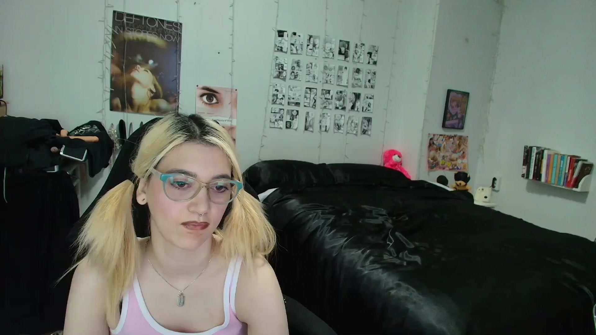Gallery image thumbnail from AnnaTame's myfreecams stream on, 03/10/2026, 04:36 image 14 of 20