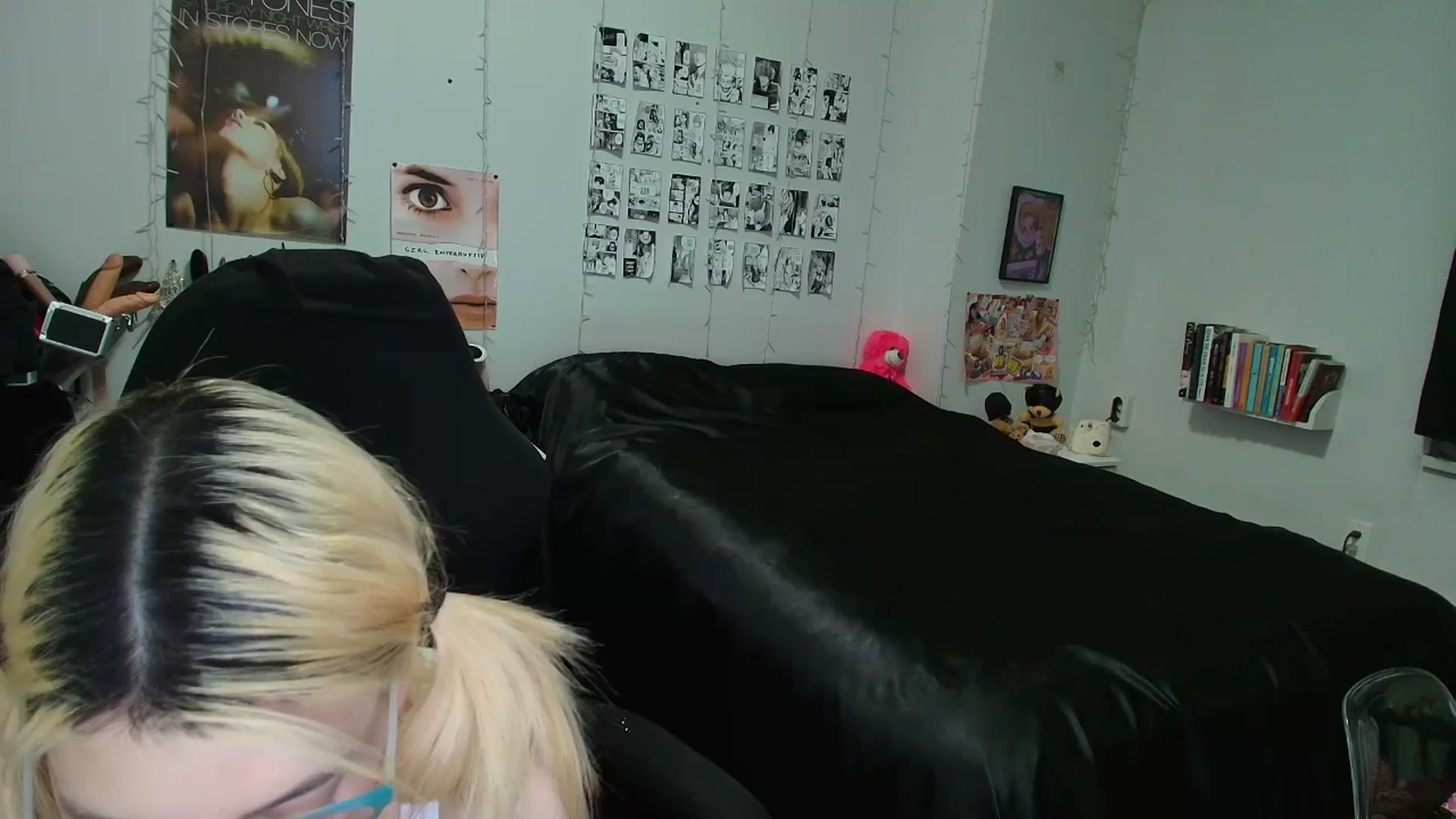Gallery image thumbnail from AnnaTame's myfreecams stream on, 03/10/2026, 06:50 image 12 of 20