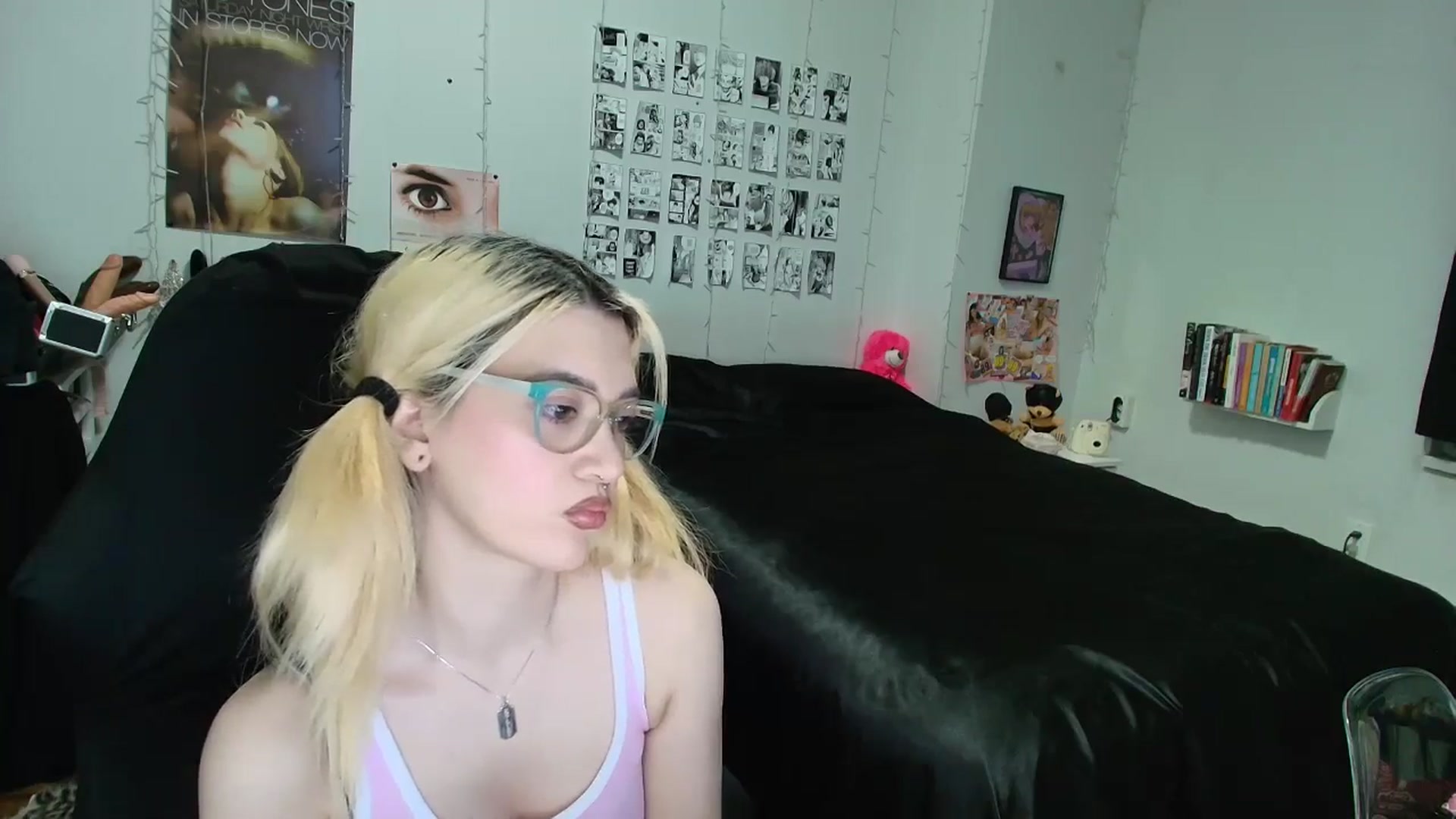 Gallery image thumbnail from AnnaTame's myfreecams stream on, 03/10/2026, 06:50 image 17 of 20