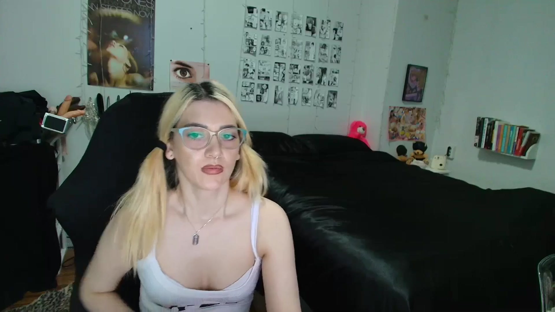 Gallery image thumbnail from AnnaTame's myfreecams stream on, 03/11/2026, 07:25 image 18 of 20