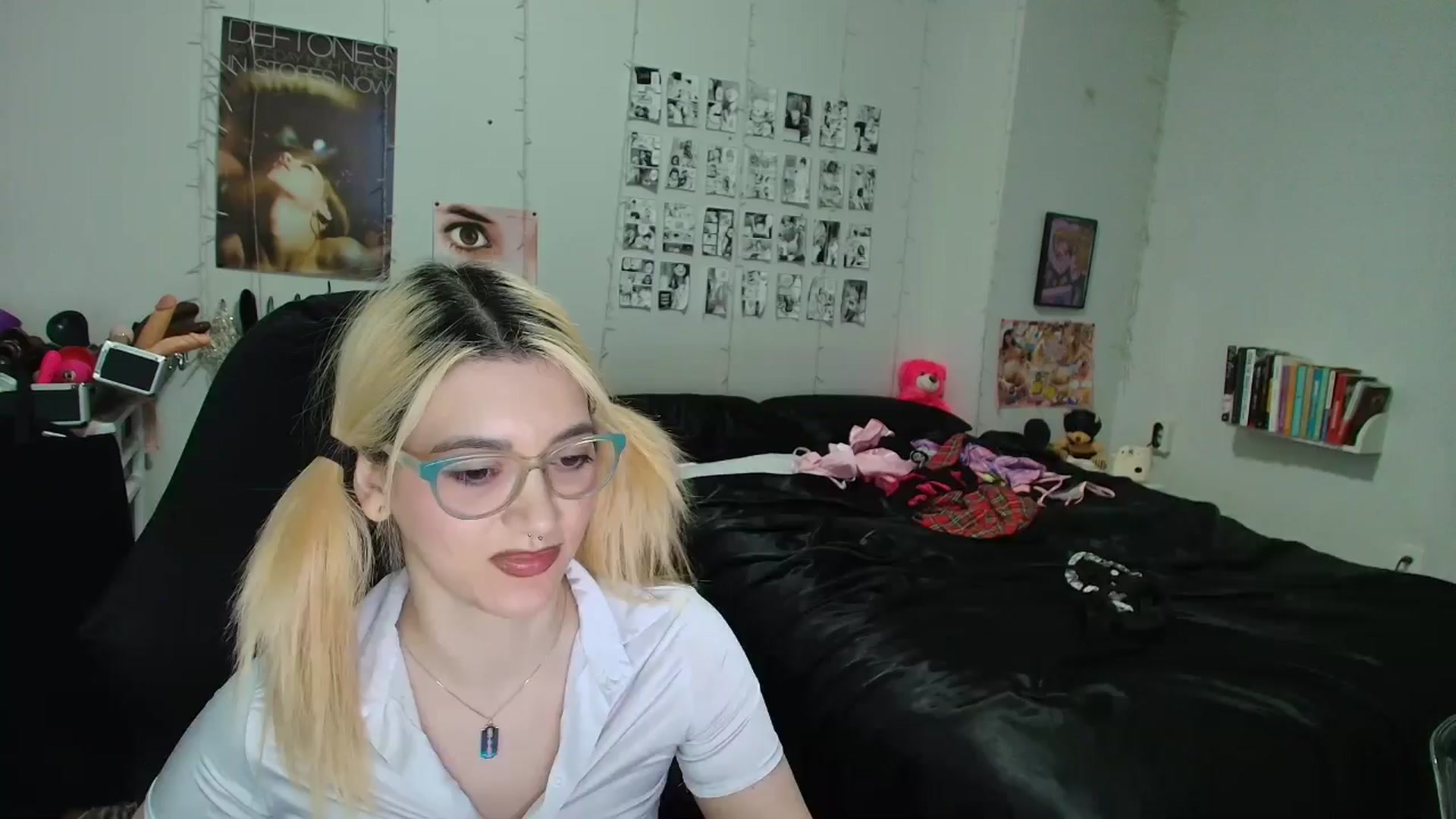 Gallery image thumbnail from AnnaTame's myfreecams stream on, 03/13/2026, 06:50 image 1 of 20