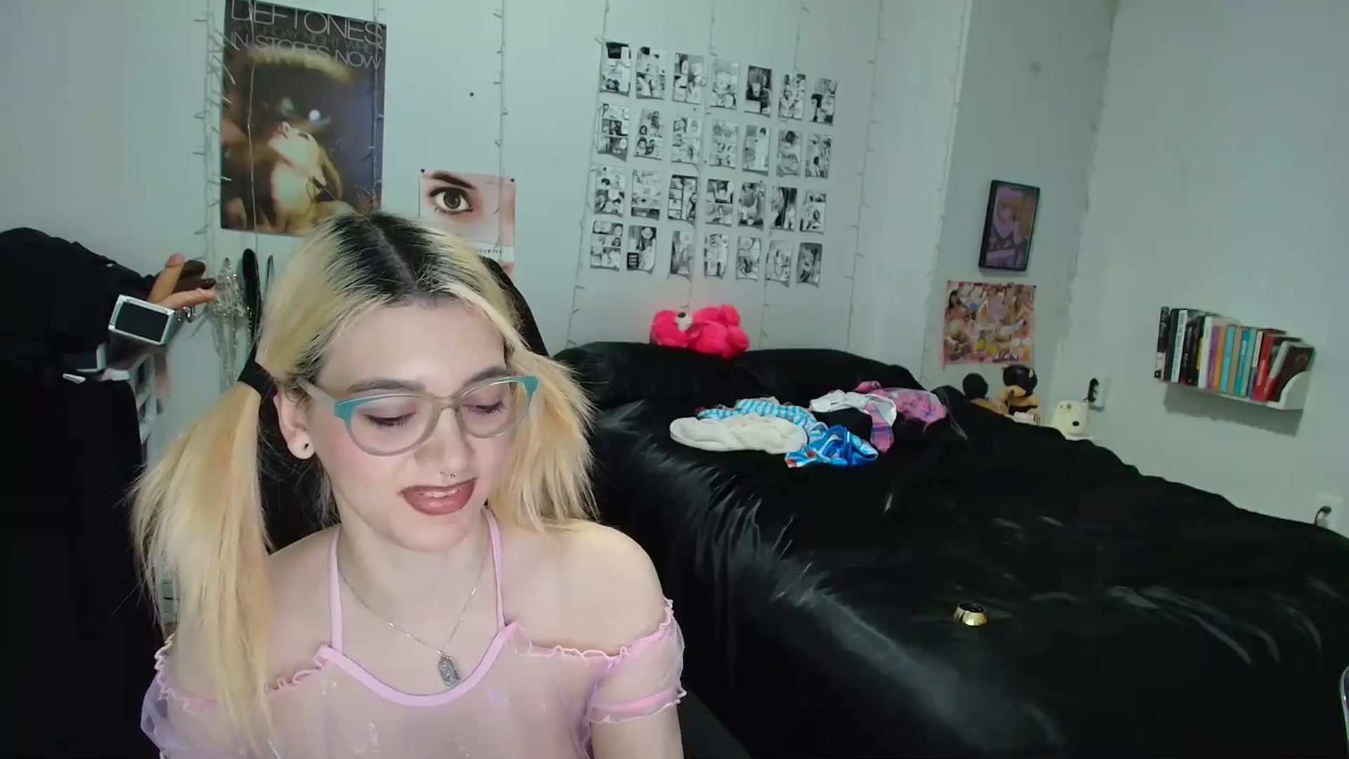 Gallery image thumbnail from AnnaTame's myfreecams stream on, 03/14/2026, 08:03 image 15 of 20