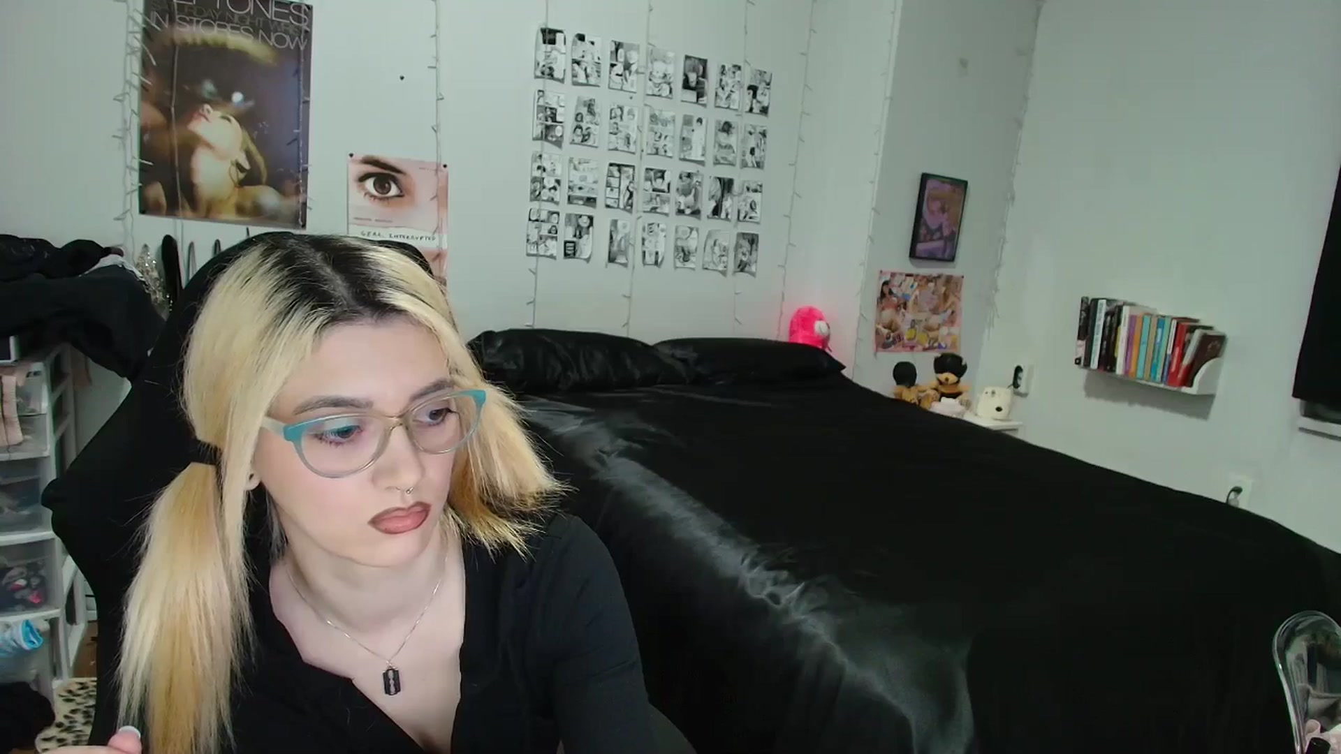 Gallery image thumbnail from AnnaTame's myfreecams stream on, 03/18/2026, 04:42 image 10 of 20