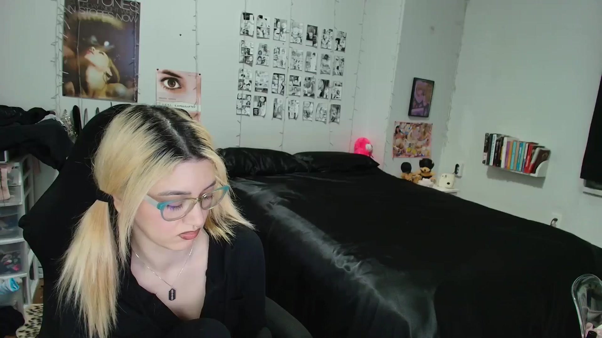 Gallery image thumbnail from AnnaTame's myfreecams stream on, 03/18/2026, 04:42 image 11 of 20