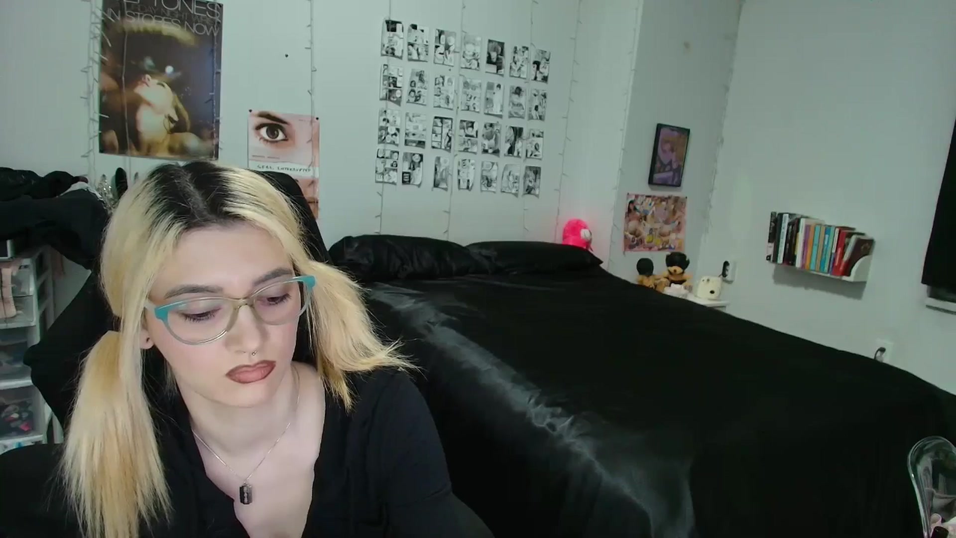 Gallery image thumbnail from AnnaTame's myfreecams stream on, 03/18/2026, 04:42 image 17 of 20