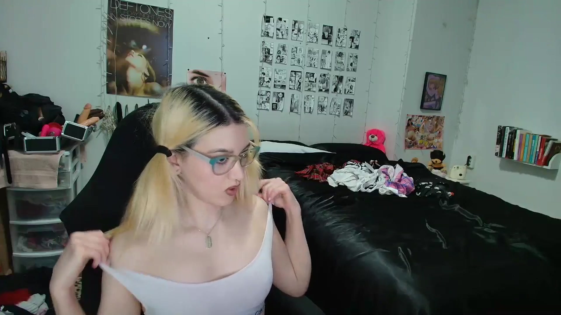 Gallery image thumbnail from AnnaTame's myfreecams stream on, 03/22/2026, 06:36 image 10 of 20