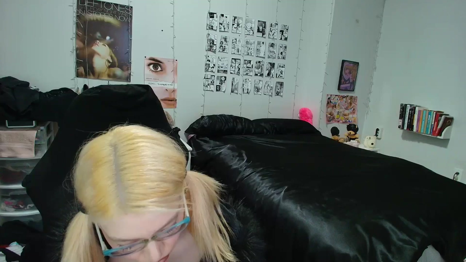 Gallery image thumbnail from AnnaTame's myfreecams stream on, 03/25/2026, 06:25 image 18 of 20