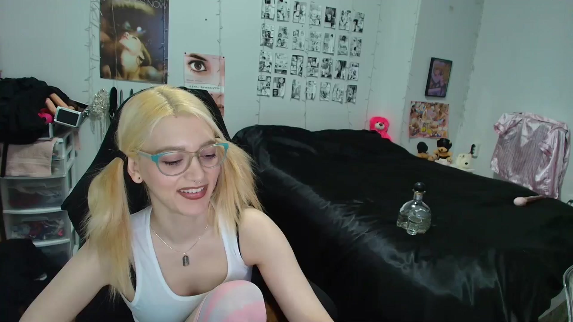 Gallery image thumbnail from AnnaTame's myfreecams stream on, 03/27/2026, 07:54 image 16 of 20