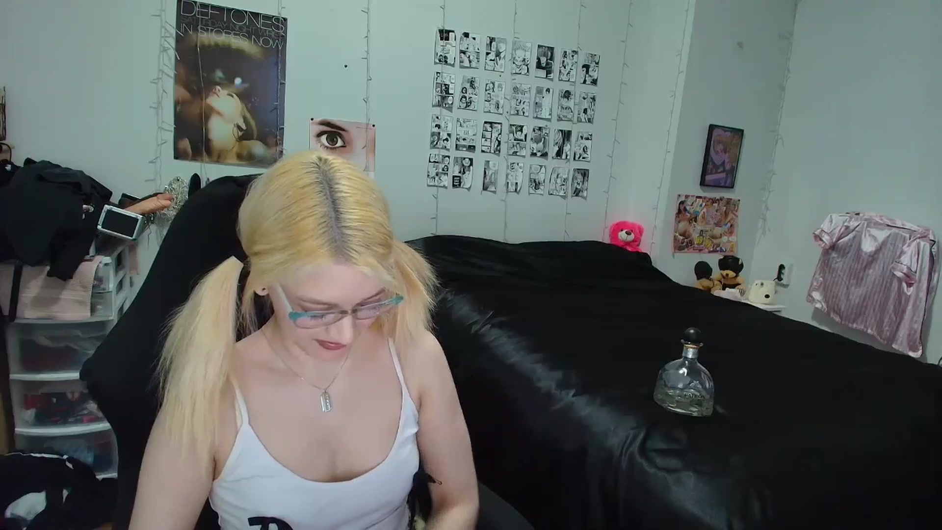 Gallery image thumbnail from AnnaTame's myfreecams stream on, 04/03/2026, 04:41 image 6 of 20