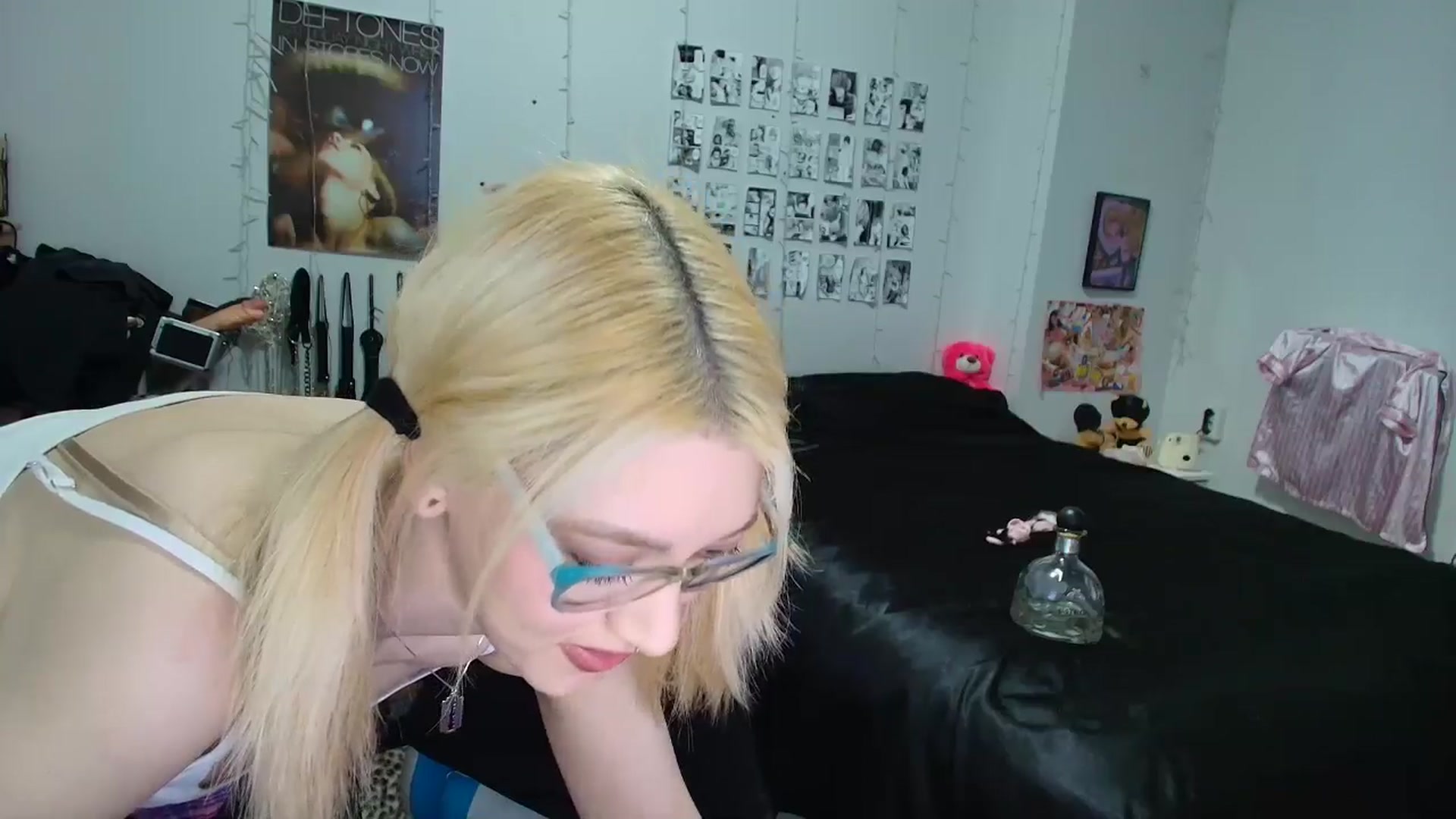 Gallery image thumbnail from AnnaTame's myfreecams stream on, 04/03/2026, 04:41 image 9 of 20