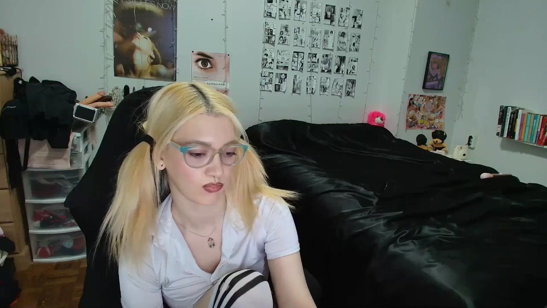 Gallery image thumbnail from AnnaTame's myfreecams stream on, 04/08/2026, 08:07 image 2 of 20