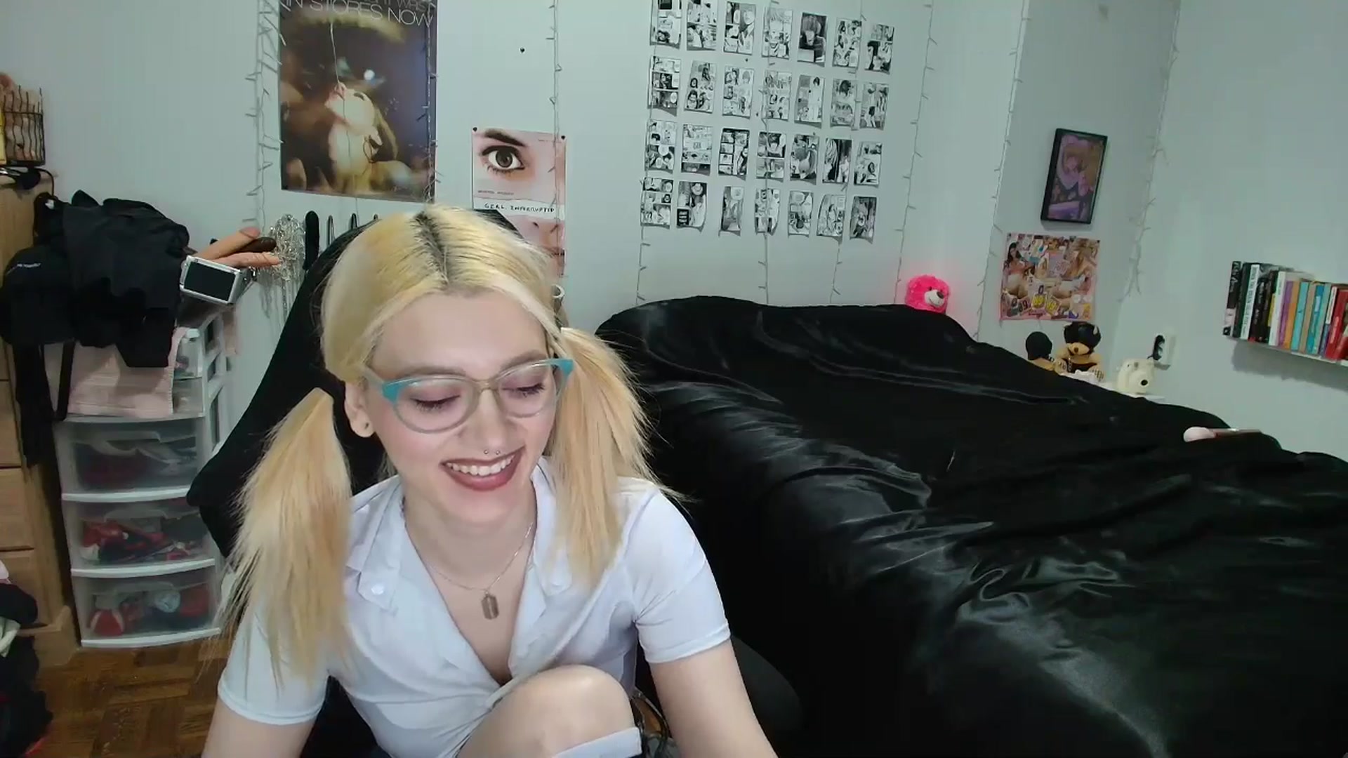 Gallery image thumbnail from AnnaTame's myfreecams stream on, 04/08/2026, 08:07 image 9 of 20