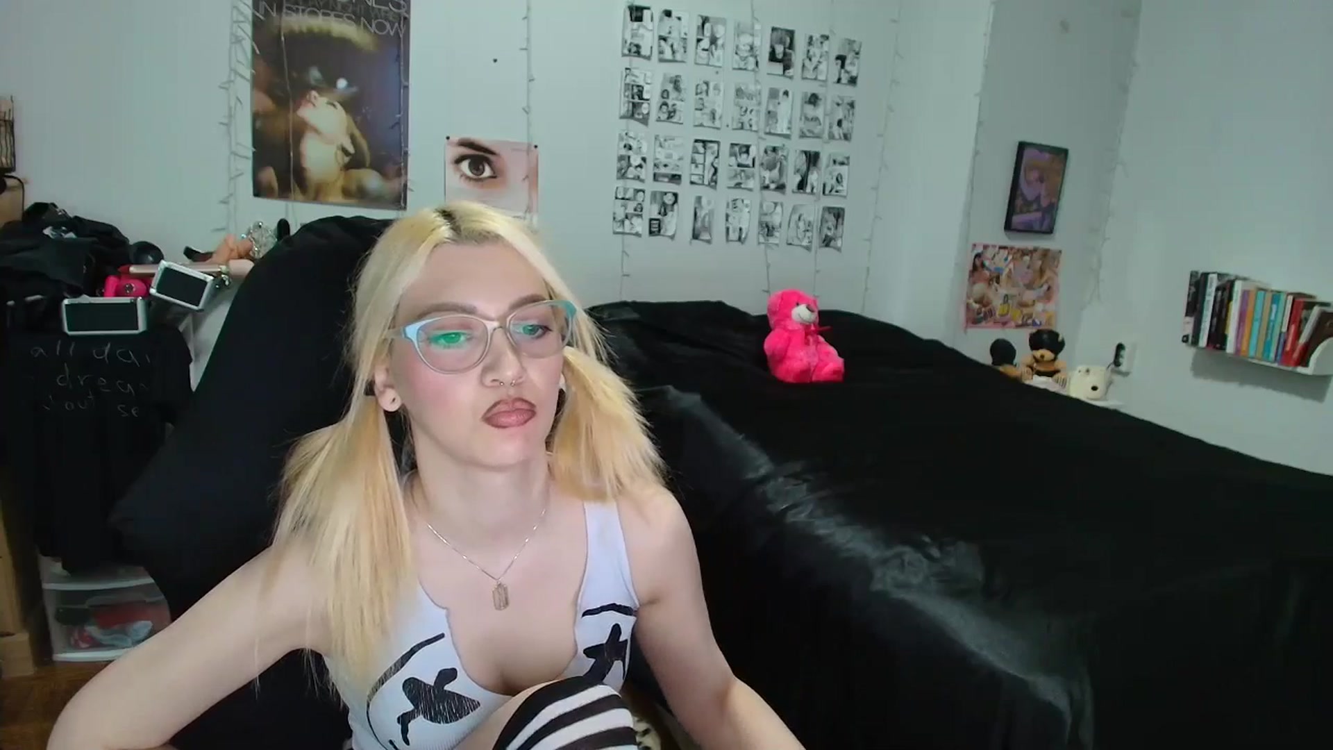 Gallery image thumbnail from AnnaTame's myfreecams stream on, 04/10/2026, 05:26 image 17 of 20