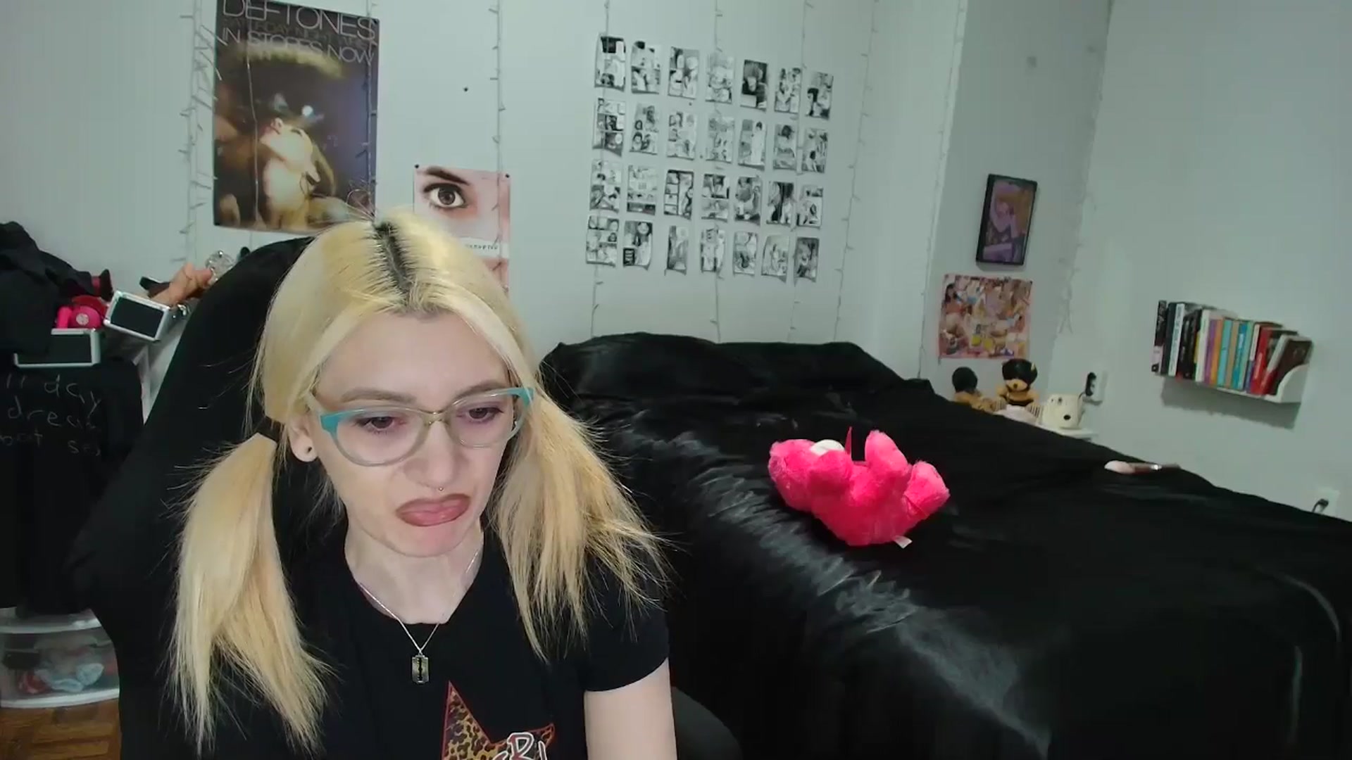 Gallery image thumbnail from AnnaTame's myfreecams stream on, 04/12/2026, 04:47 image 19 of 20