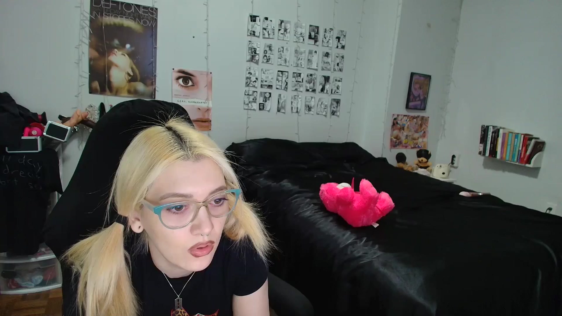 Gallery image thumbnail from AnnaTame's myfreecams stream on, 04/12/2026, 04:47 image 1 of 20