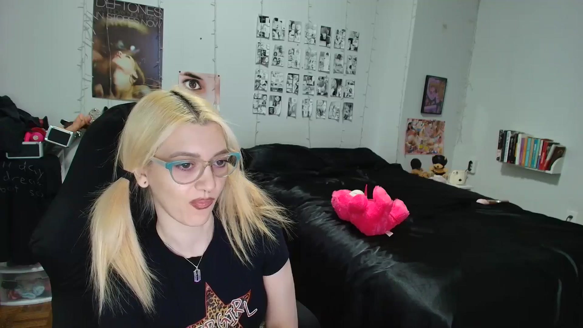 Gallery image thumbnail from AnnaTame's myfreecams stream on, 04/12/2026, 04:47 image 18 of 20