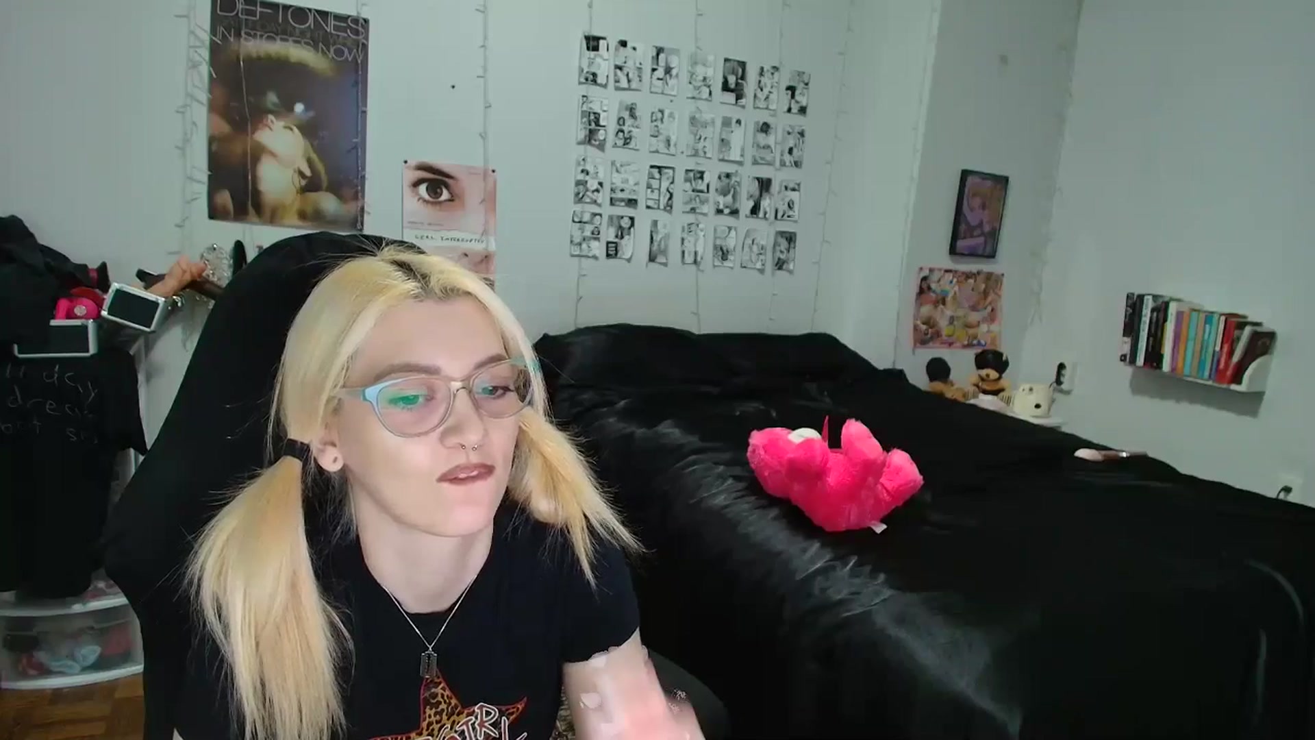 Gallery image thumbnail from AnnaTame's myfreecams stream on, 04/12/2026, 04:47 image 6 of 20