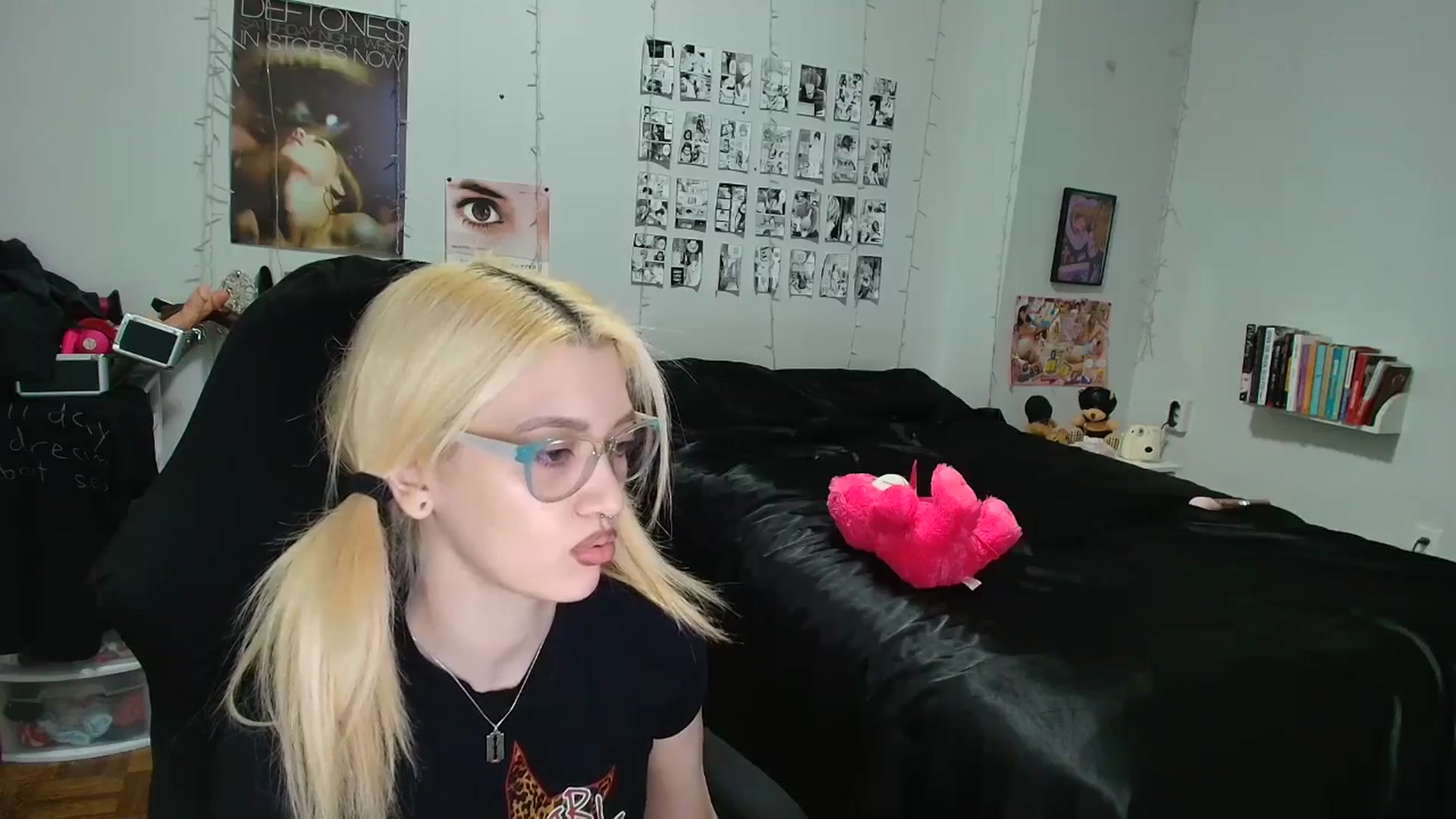 Gallery image thumbnail from AnnaTame's myfreecams stream on, 04/12/2026, 04:47 image 14 of 20