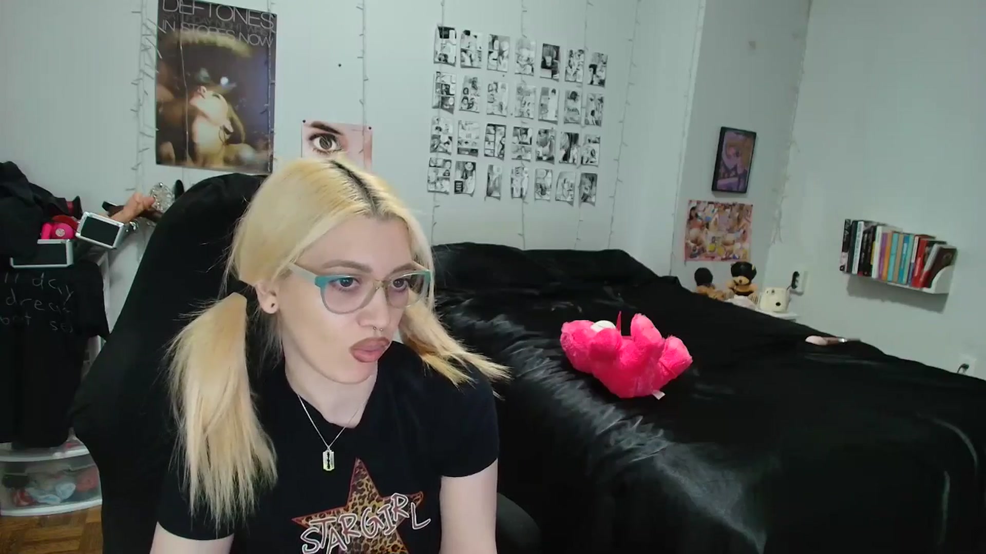 Gallery image thumbnail from AnnaTame's myfreecams stream on, 04/12/2026, 04:47 image 10 of 20