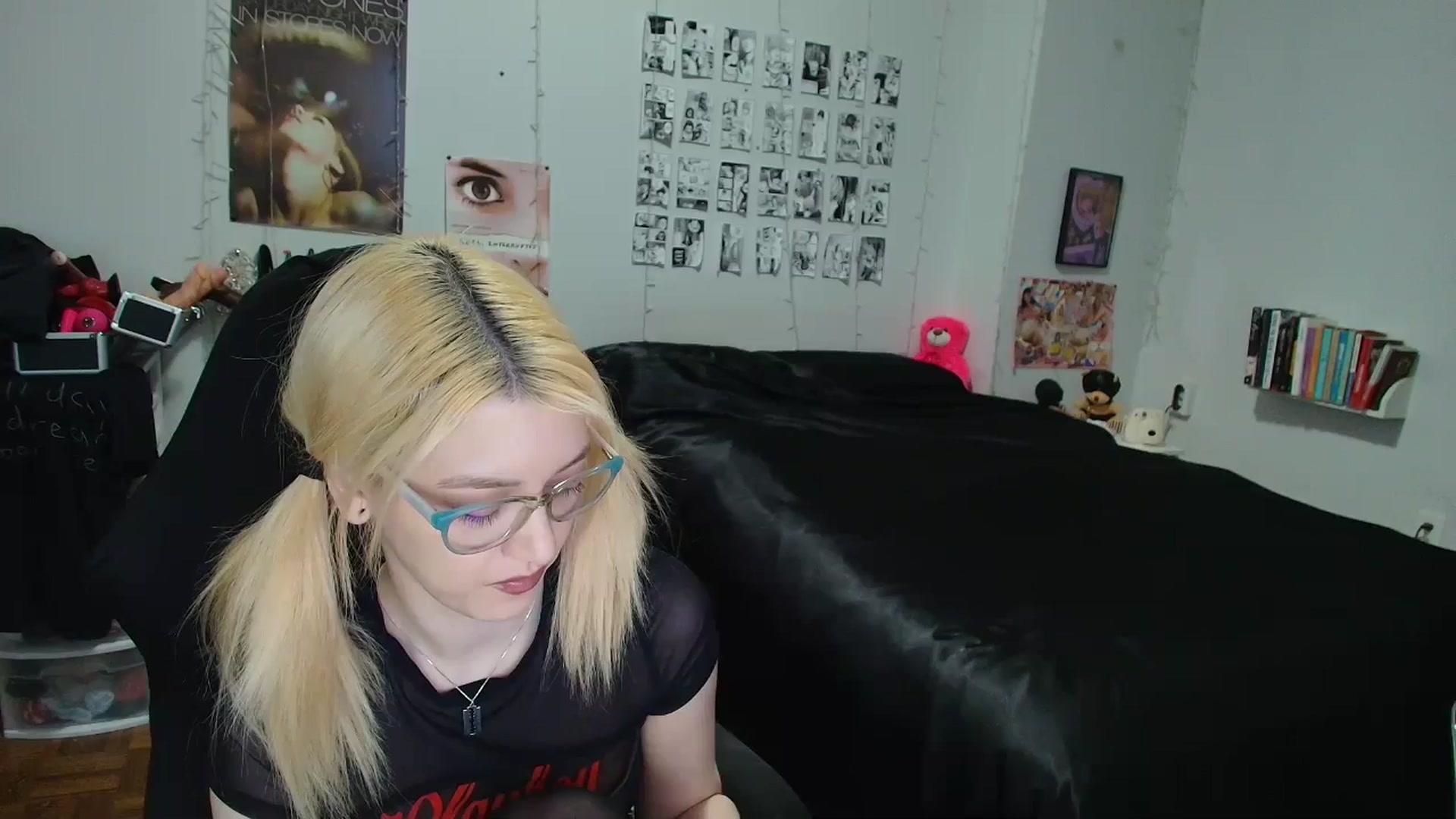 Gallery image thumbnail from AnnaTame's myfreecams stream on, 04/13/2026, 03:25 image 15 of 20