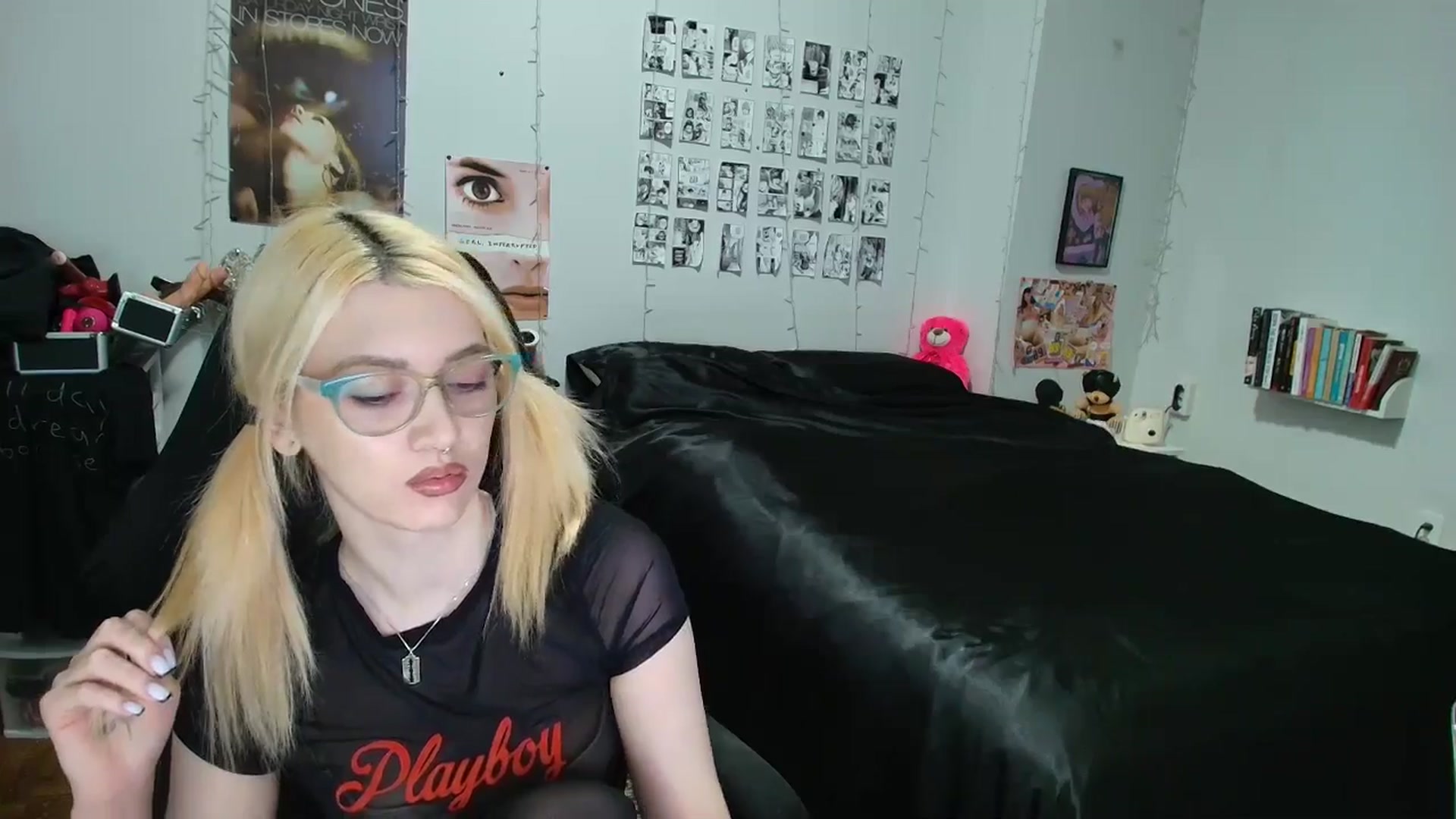 Gallery image thumbnail from AnnaTame's myfreecams stream on, 04/13/2026, 03:25 image 9 of 20