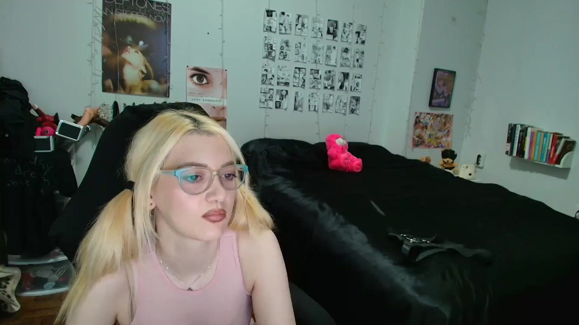 Gallery image thumbnail from AnnaTame's myfreecams stream on, 04/14/2026, 08:18 image 10 of 20