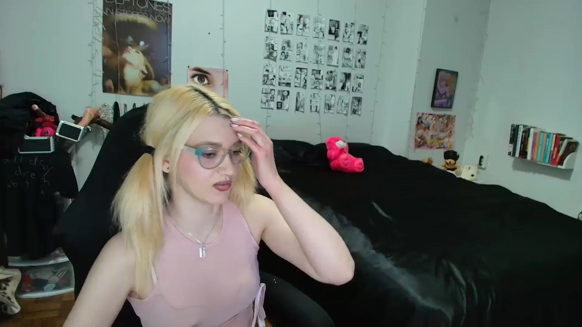 Gallery image thumbnail from AnnaTame's myfreecams stream on, 04/14/2026, 08:18 image 7 of 20